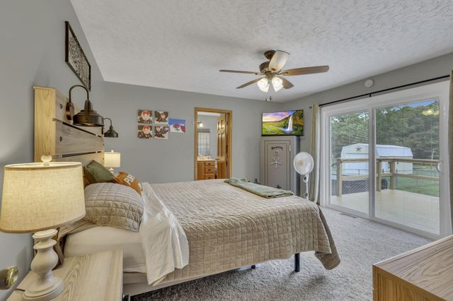 4811 Chicken Coop Hill Road So Road SE, Sugar Grove, OH 43155