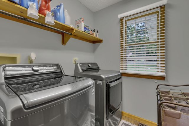 4811 Chicken Coop Hill Road So Road SE, Sugar Grove, OH 43155
