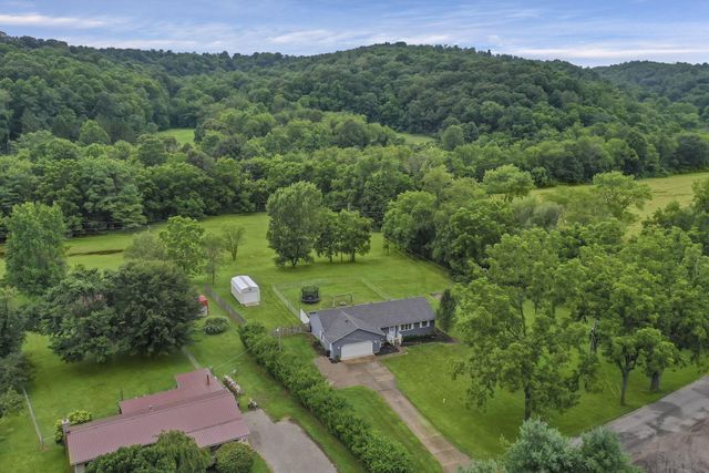 4811 Chicken Coop Hill Road So Road SE, Sugar Grove, OH 43155