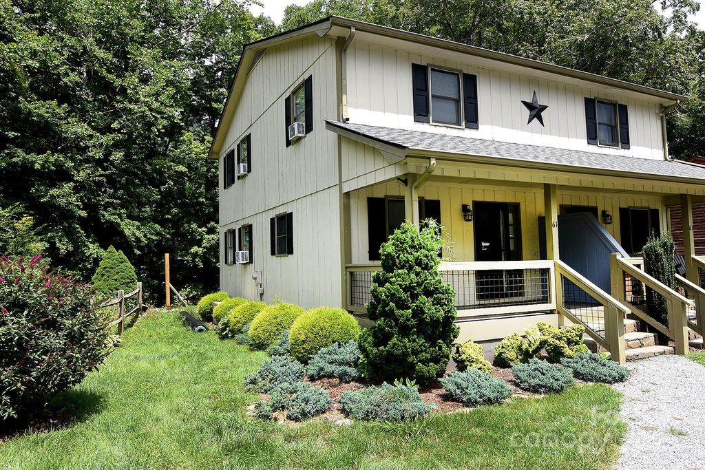 61 Riverside Villa Drive, Maggie Valley, NC 28751