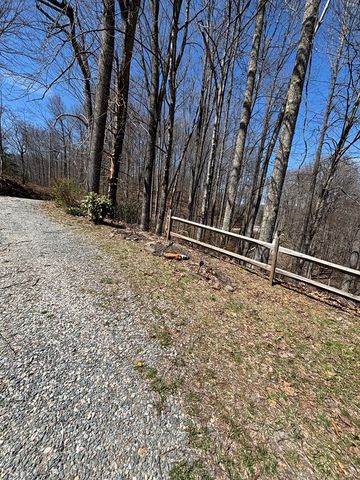 74 Hemlock Lane, Topton, NC 28781