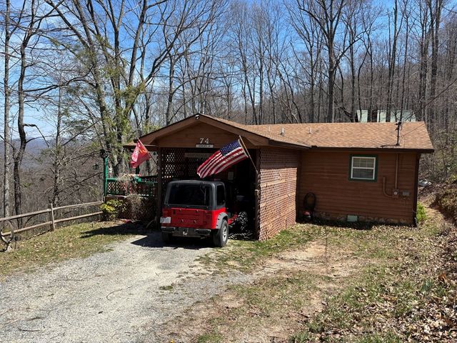 74 Hemlock Lane, Topton, NC 28781