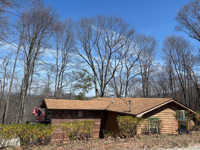74 Hemlock Lane, Topton, NC 28781