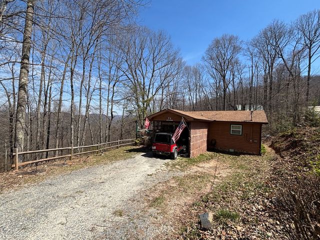 74 Hemlock Lane, Topton, NC 28781
