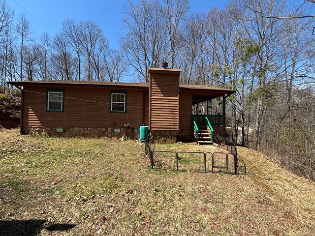 74 Hemlock Lane, Topton, NC 28781