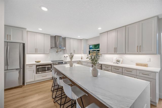 13313 GOLF CREST CIRCLE, Tampa, FL 33618