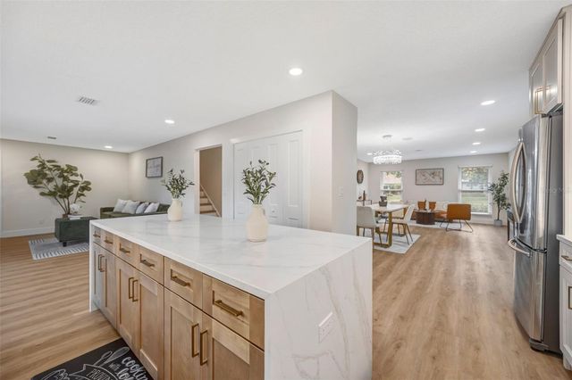 13313 GOLF CREST CIRCLE, Tampa, FL 33618