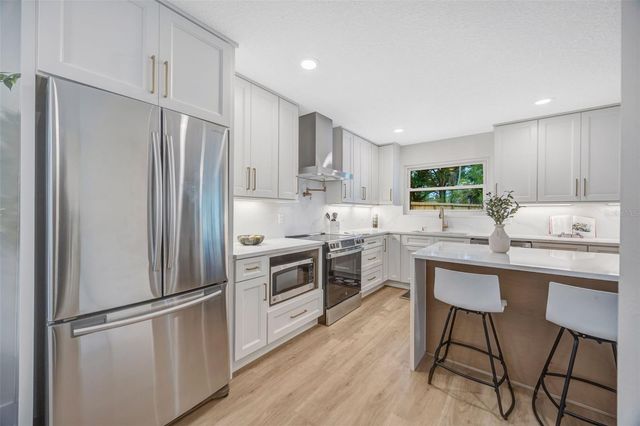 13313 GOLF CREST CIRCLE, Tampa, FL 33618