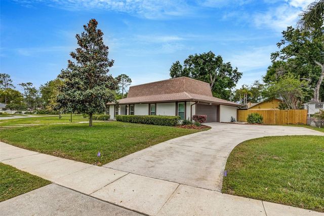 13313 GOLF CREST CIRCLE, Tampa, FL 33618