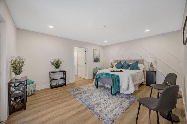 13313 GOLF CREST CIRCLE, Tampa, FL 33618