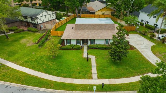 13313 GOLF CREST CIRCLE, Tampa, FL 33618