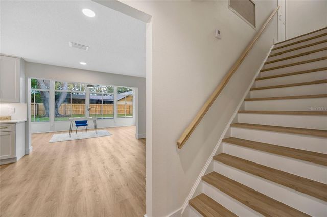 13313 GOLF CREST CIRCLE, Tampa, FL 33618