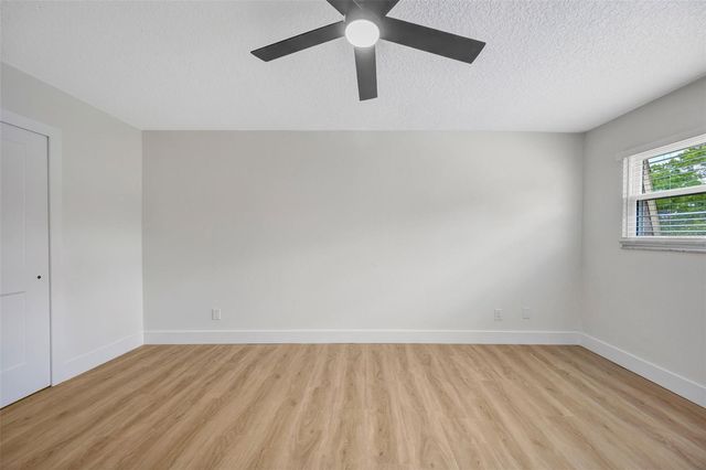 13313 GOLF CREST CIRCLE, Tampa, FL 33618