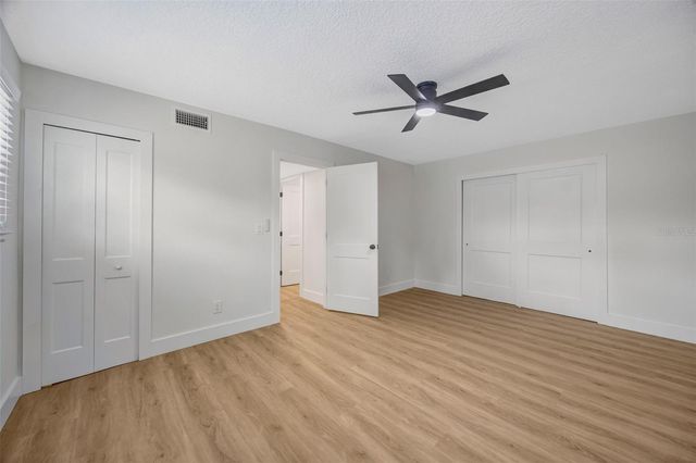 13313 GOLF CREST CIRCLE, Tampa, FL 33618