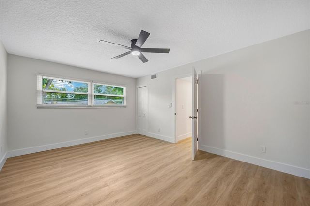 13313 GOLF CREST CIRCLE, Tampa, FL 33618