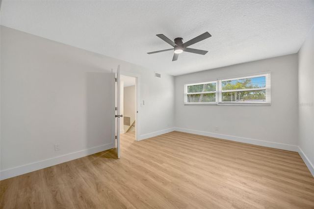 13313 GOLF CREST CIRCLE, Tampa, FL 33618