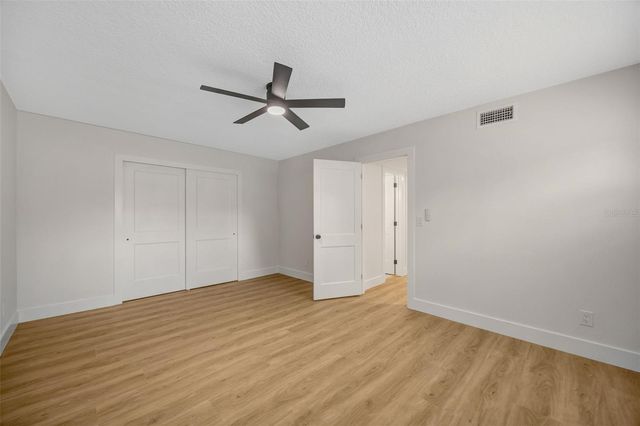 13313 GOLF CREST CIRCLE, Tampa, FL 33618