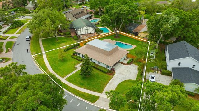 13313 GOLF CREST CIRCLE, Tampa, FL 33618