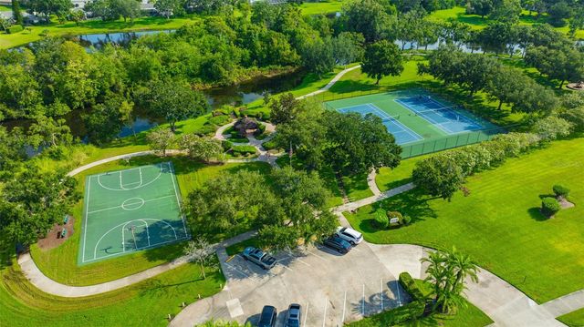 13313 GOLF CREST CIRCLE, Tampa, FL 33618