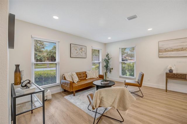 13313 GOLF CREST CIRCLE, Tampa, FL 33618