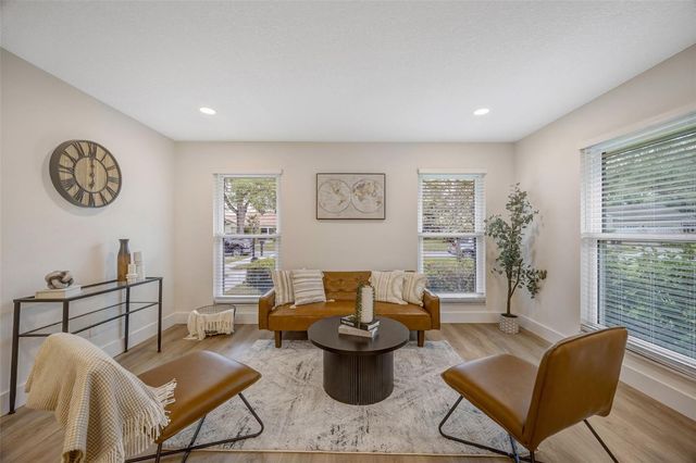 13313 GOLF CREST CIRCLE, Tampa, FL 33618