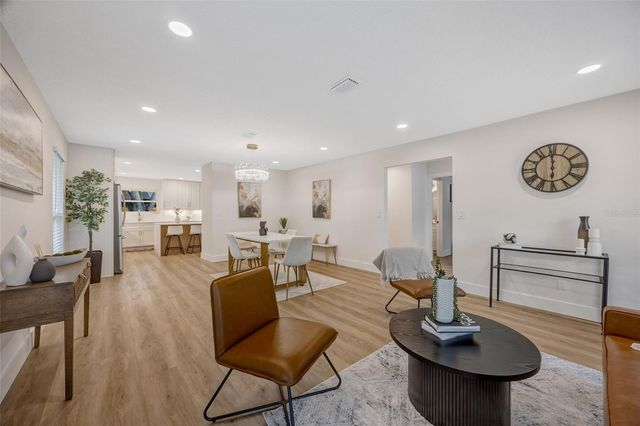 13313 GOLF CREST CIRCLE, Tampa, FL 33618