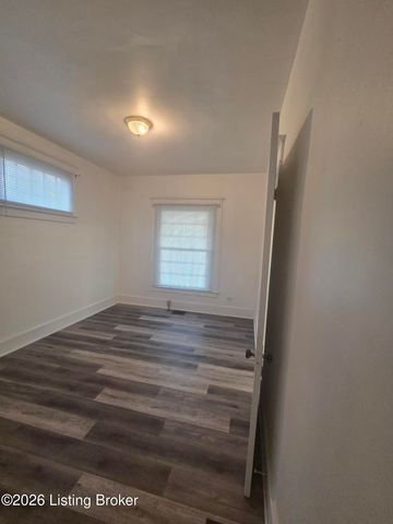 1138 Dixie Hwy, Louisville, KY 40210