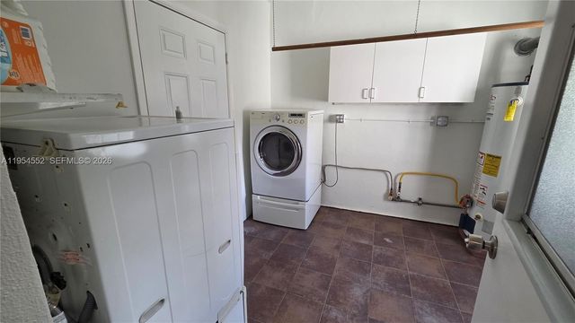 1245 Coral Ln, Hollywood, FL 33019