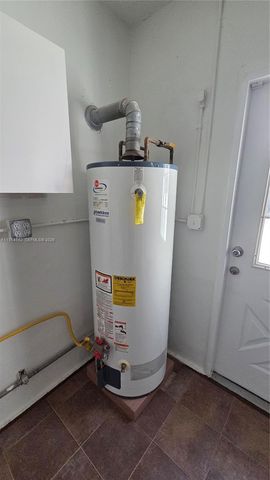 1245 Coral Ln, Hollywood, FL 33019