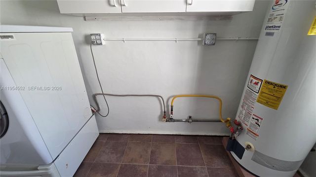 1245 Coral Ln, Hollywood, FL 33019