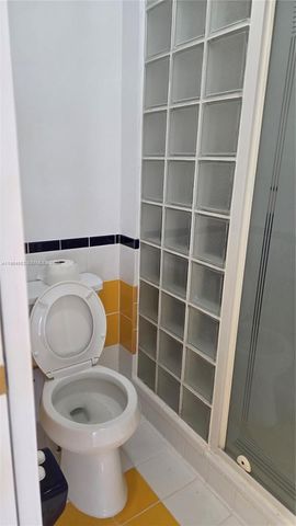 1245 Coral Ln, Hollywood, FL 33019