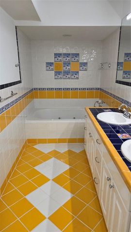 1245 Coral Ln, Hollywood, FL 33019