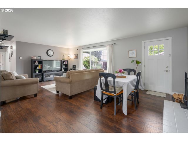 2463 MOORE St, Eugene, OR 97404