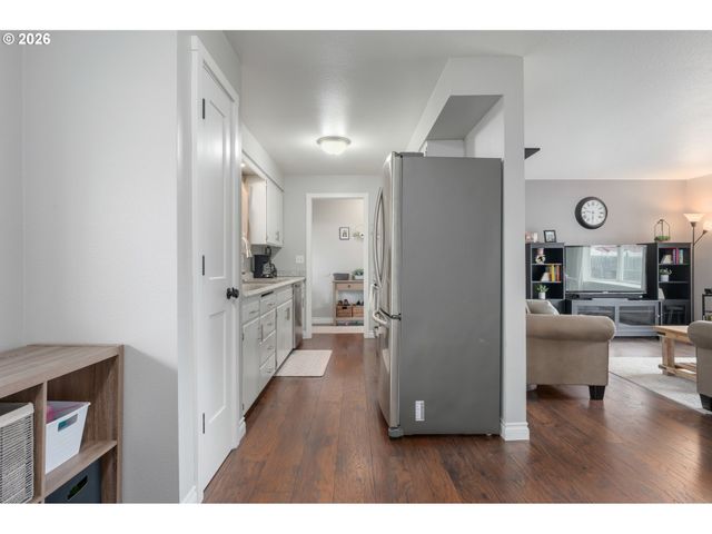 2463 MOORE St, Eugene, OR 97404