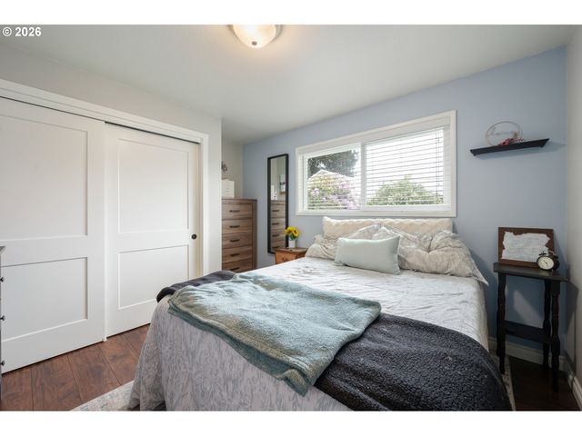 2463 MOORE St, Eugene, OR 97404