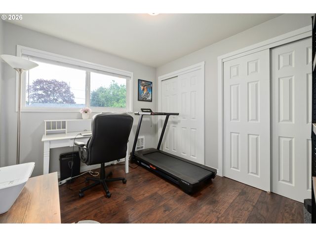 2463 MOORE St, Eugene, OR 97404