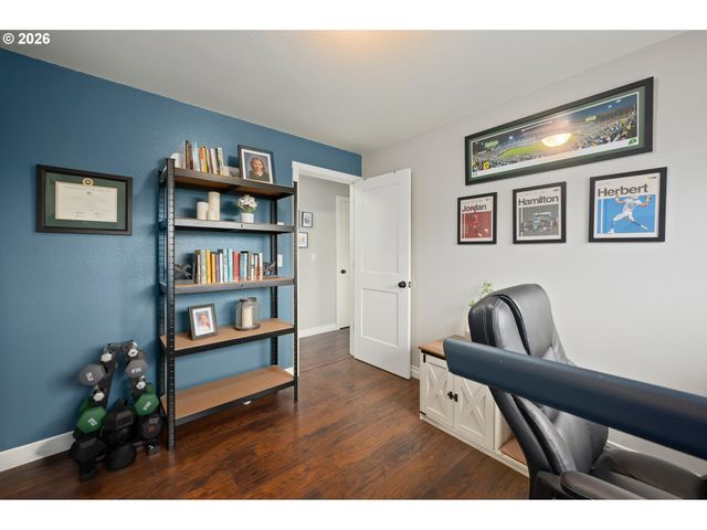 2463 MOORE St, Eugene, OR 97404