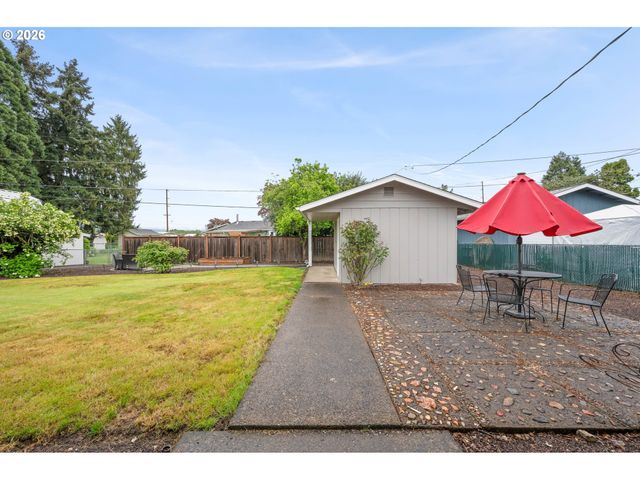 2463 MOORE St, Eugene, OR 97404