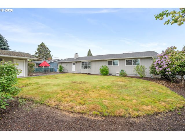 2463 MOORE St, Eugene, OR 97404