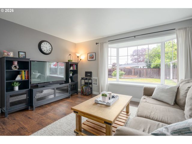 2463 MOORE St, Eugene, OR 97404