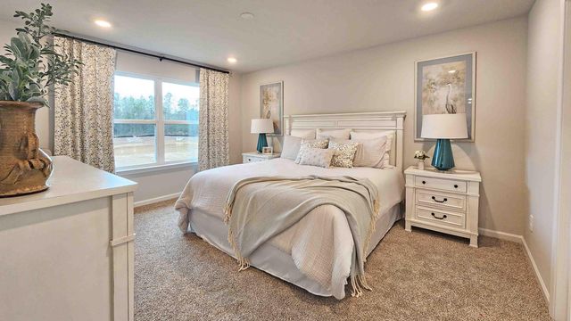 215 Lakeland Dr., Hattiesburg, MS 39402