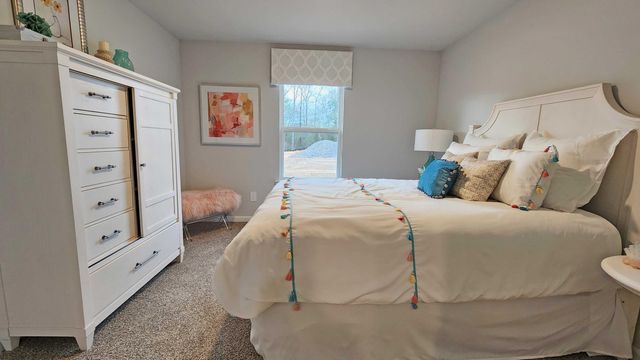 215 Lakeland Dr., Hattiesburg, MS 39402