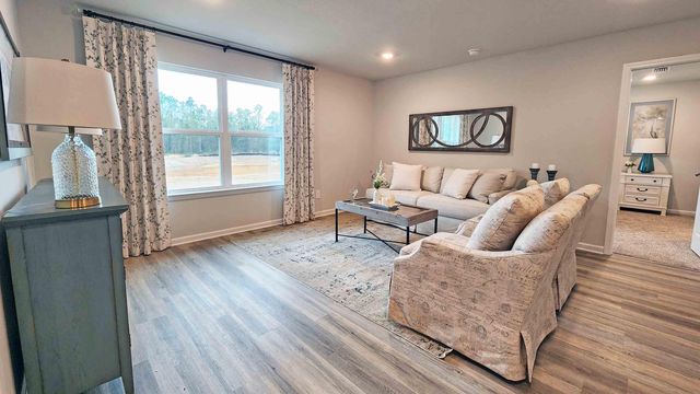 215 Lakeland Dr., Hattiesburg, MS 39402