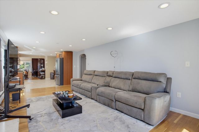 102 Westminster St, Boston, MA 02136