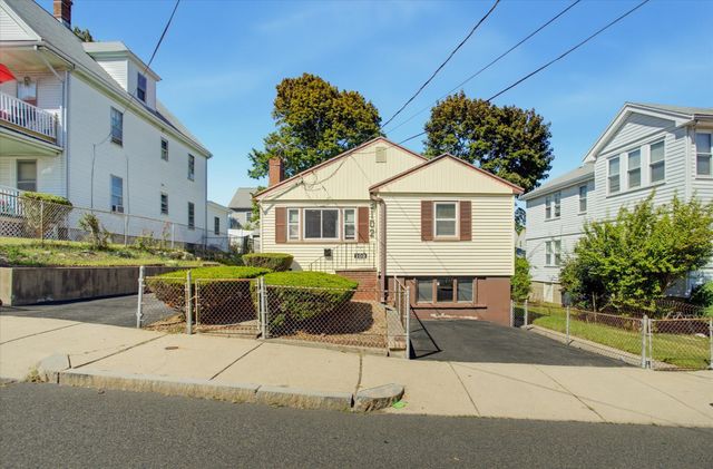 102 Westminster St, Boston, MA 02136