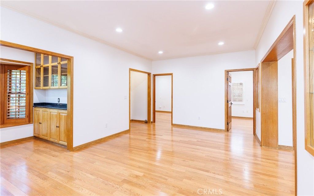 property-img