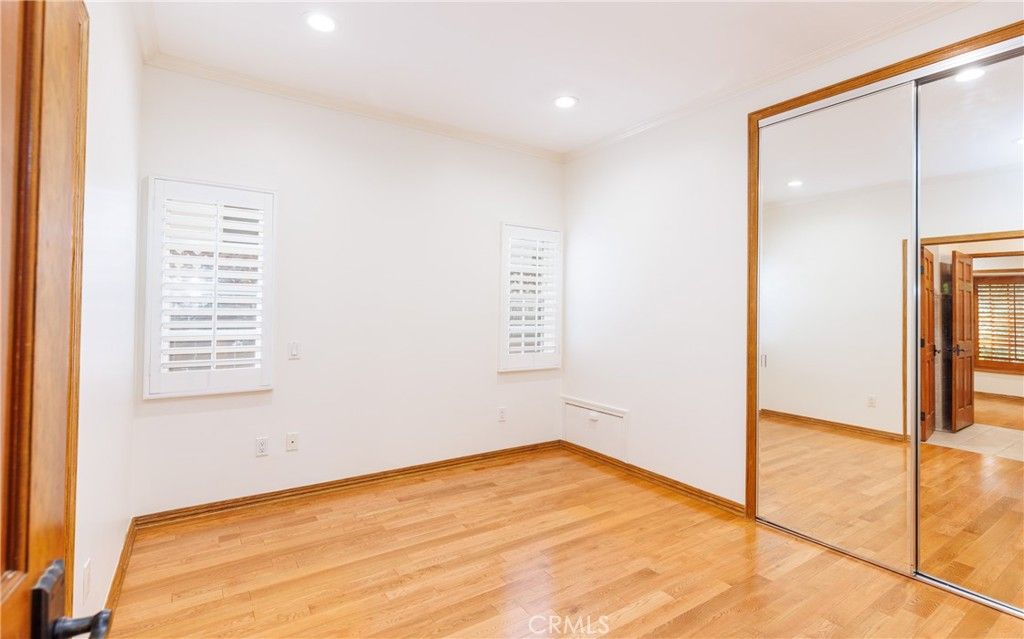 property-img