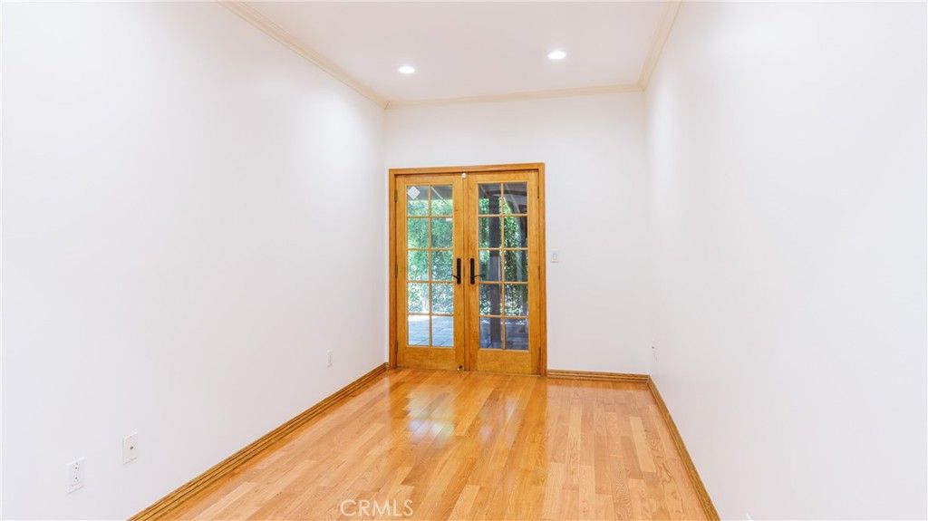 property-img