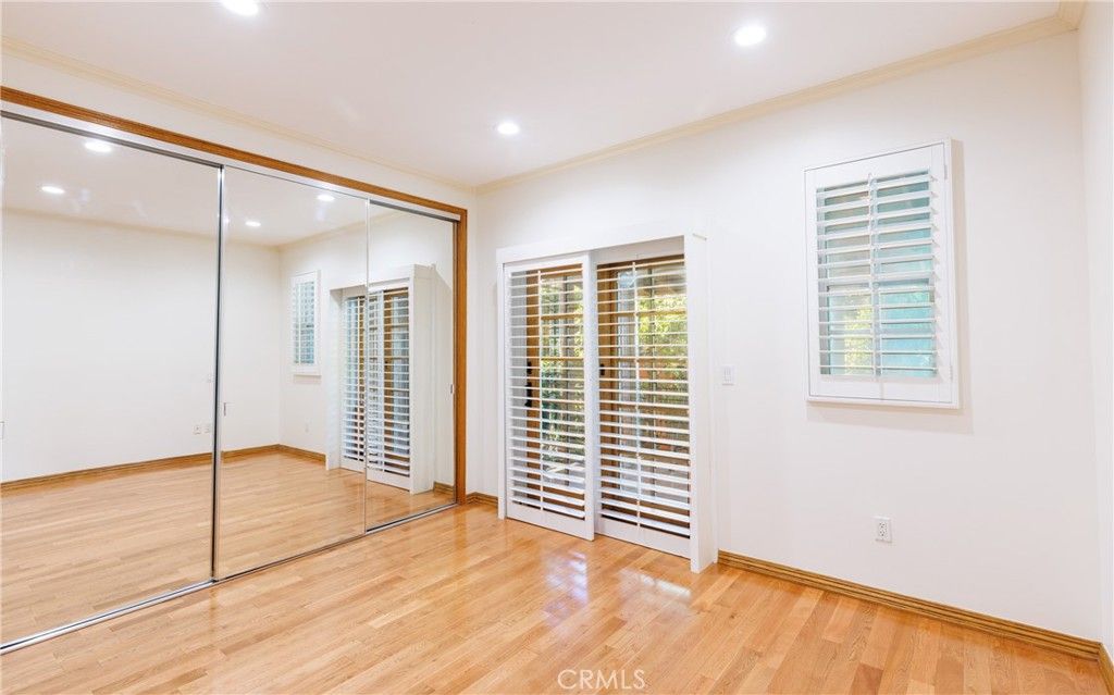 property-img