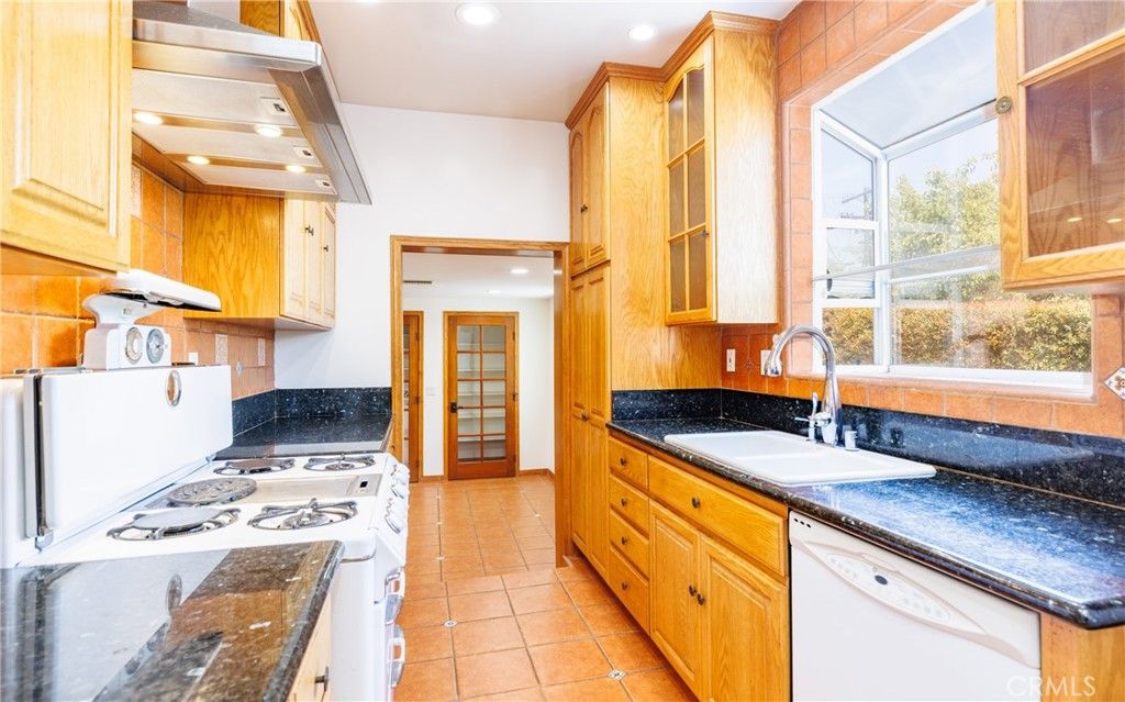 property-img